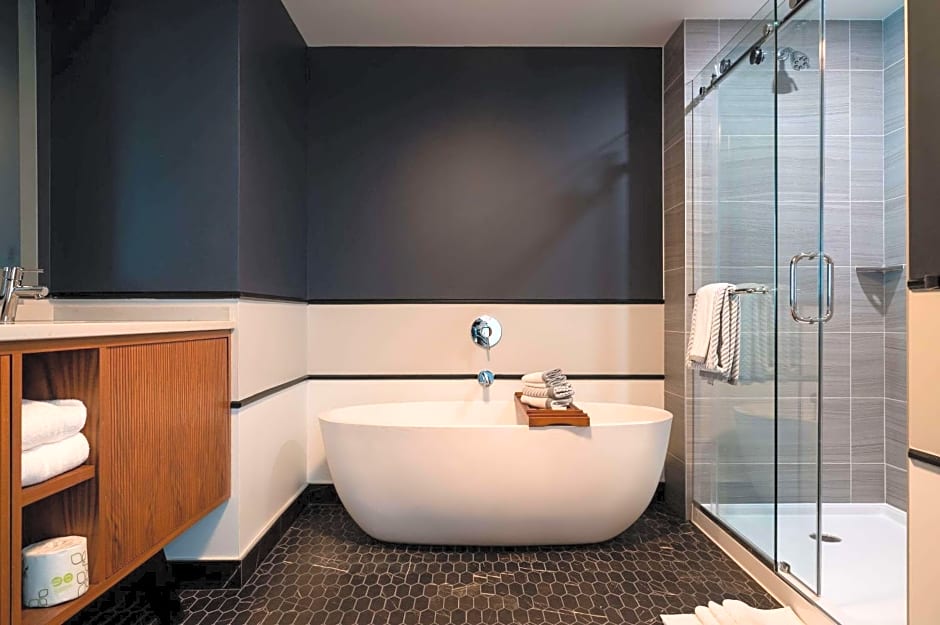 Cambria Hotel Boston Somerville