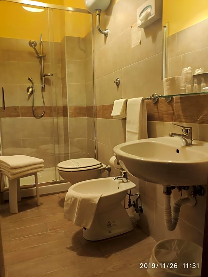 Giappone Inn Parking Hotel