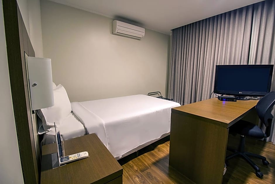 Hotel Deville Curitiba