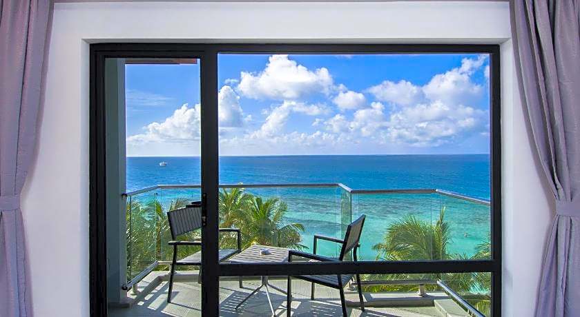 Kaani Grand Seaview at Maafushi