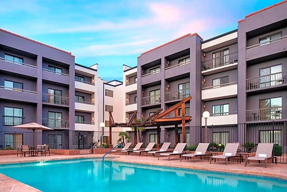 Courtyard by Marriott Phoenix Airport