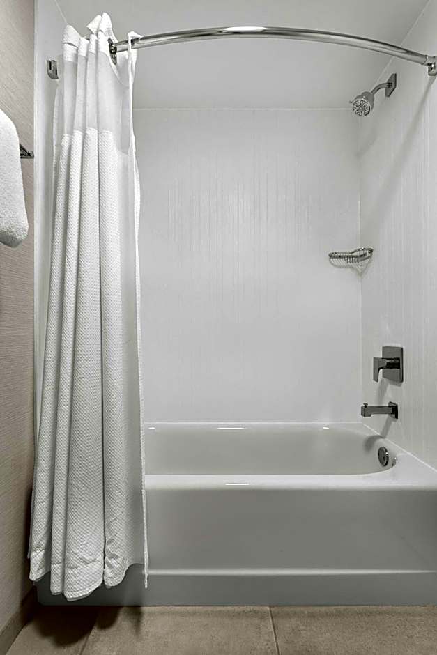 Courtyard by Marriott Louisville Airport