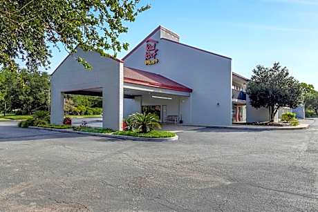 Red Roof PLUS+ Mt Pleasant - Patriots Point