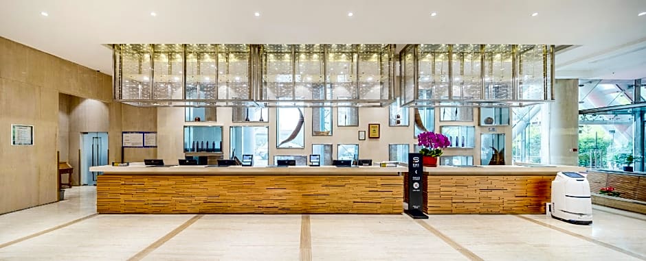 Rezen Hotel Tianjin Binhai