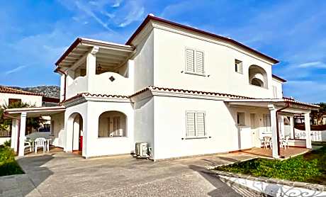 ISA-Residence in Orosei apartments with air conditioning and private outdoor area