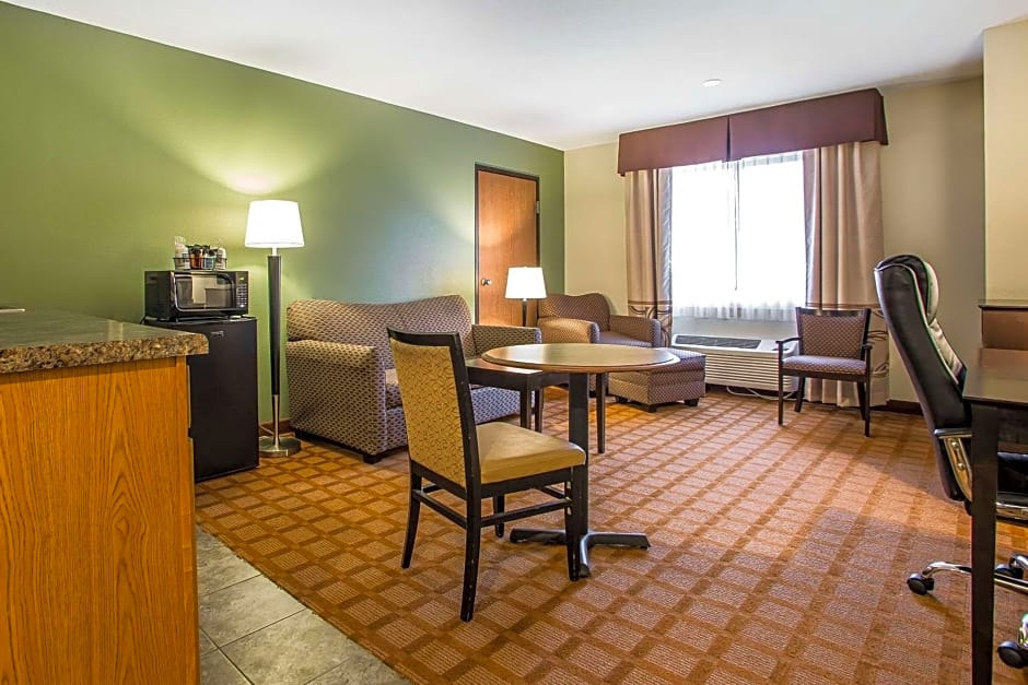 Quality Inn & Suites Marinette