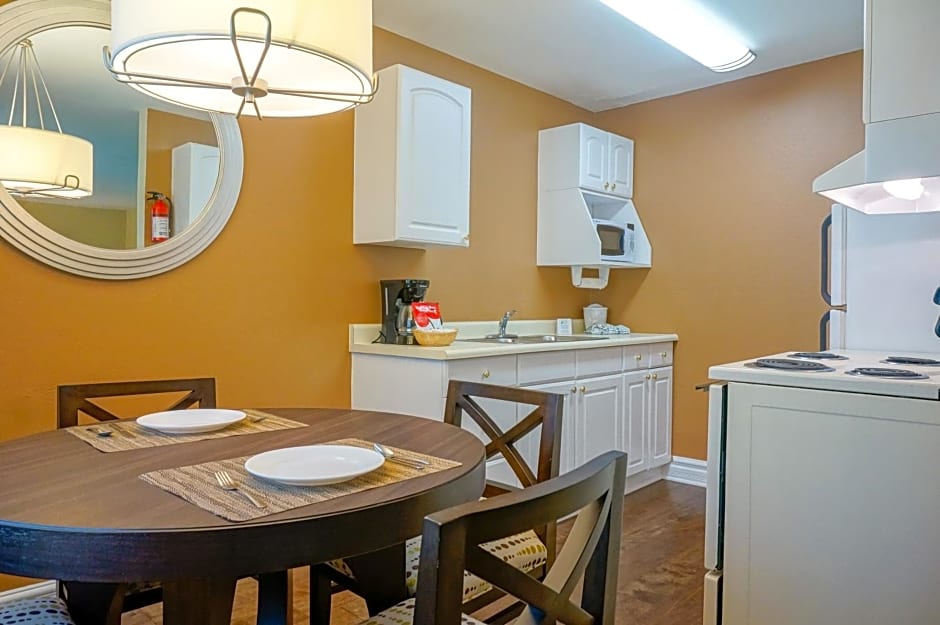 Marin Suites Hotel