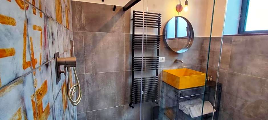 GARAGE47 Storica Officina Meccanica LOFT B&B iN PIENZA