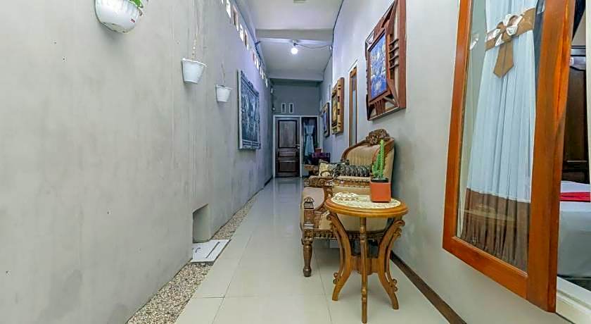 RedDoorz Syariah @ House Of Melati Kepanjen