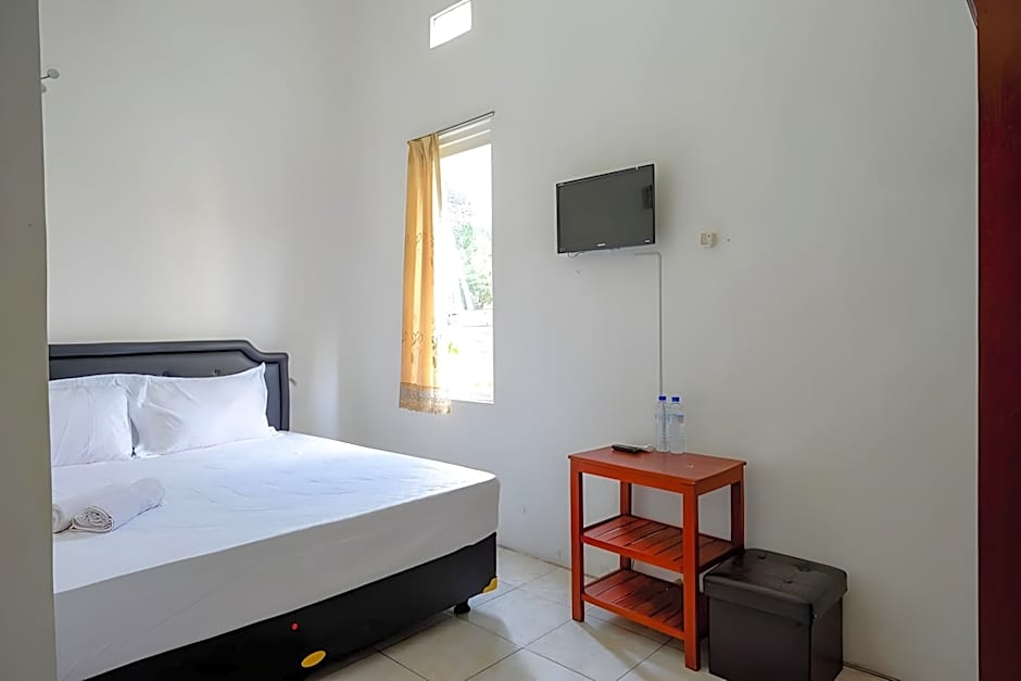 Pandawa Guest House @ Ngaliyan Square Mitra RedDoorz