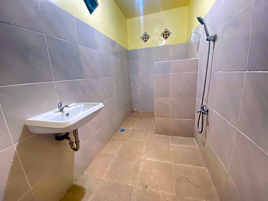 Homestay RN near Taman Bambu Runcing Polewali Mitra RedDoorz