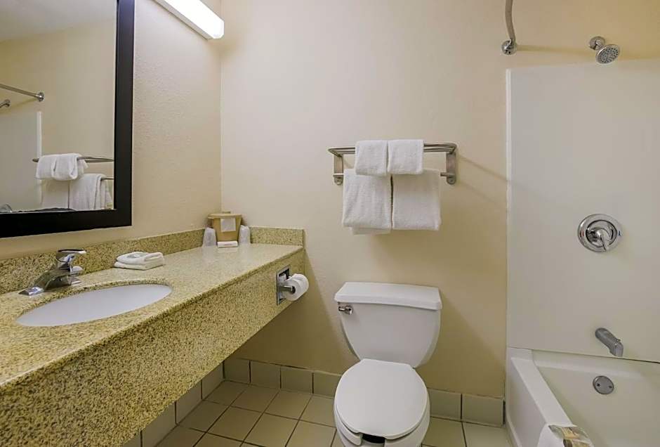 Red Roof Inn & Suites Knoxville East