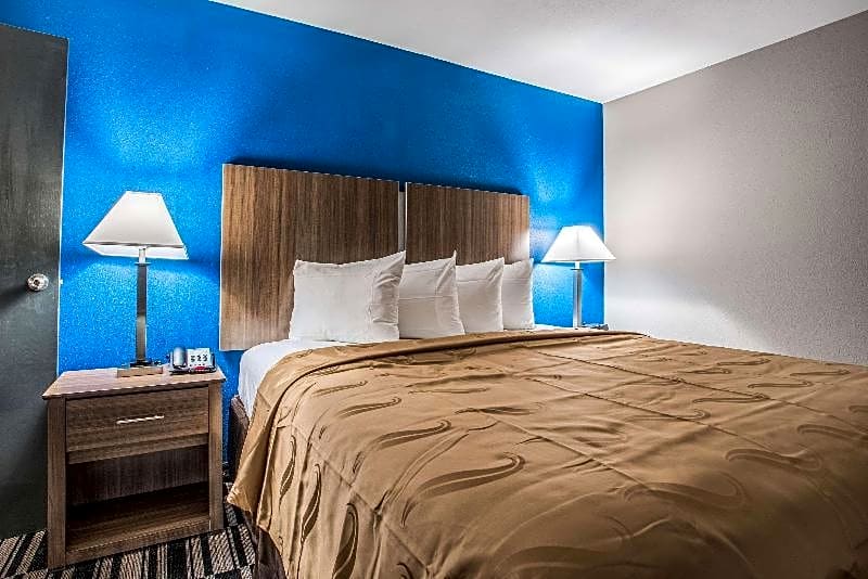 Quality Suites Lake Charles Downtown