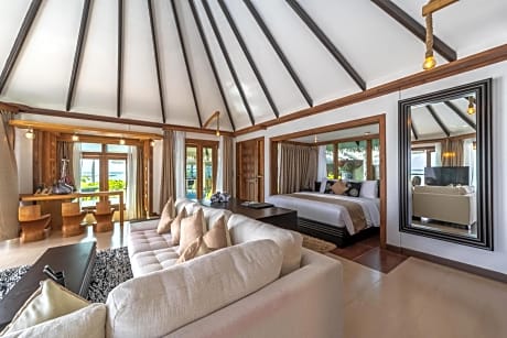 Three-Bedroom Royal Suite with Infinity Pool & Private Pool