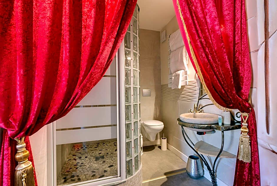 Chambre VENUS avec Jacuzzi privatif