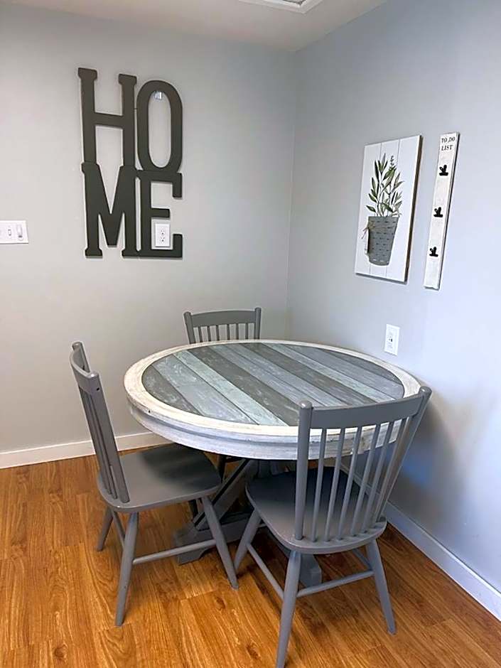 Charming 2-Bedroom House for a Peaceful Getaway