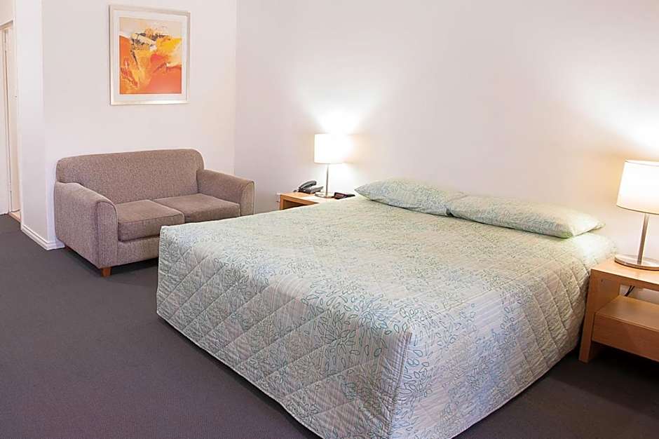 The Standpipe Golf Motor Inn