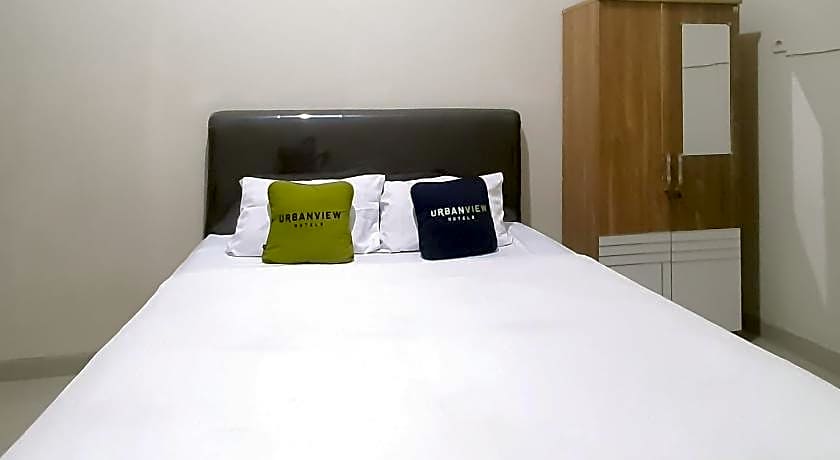 Urbanview Hotel Fira Syariah Muara Enim by RedDoorz