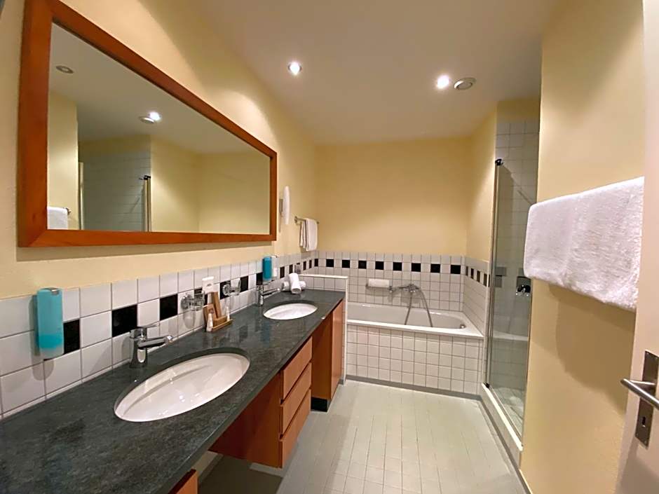 Thermal Hotels & Walliser Alpentherme Leukerbad