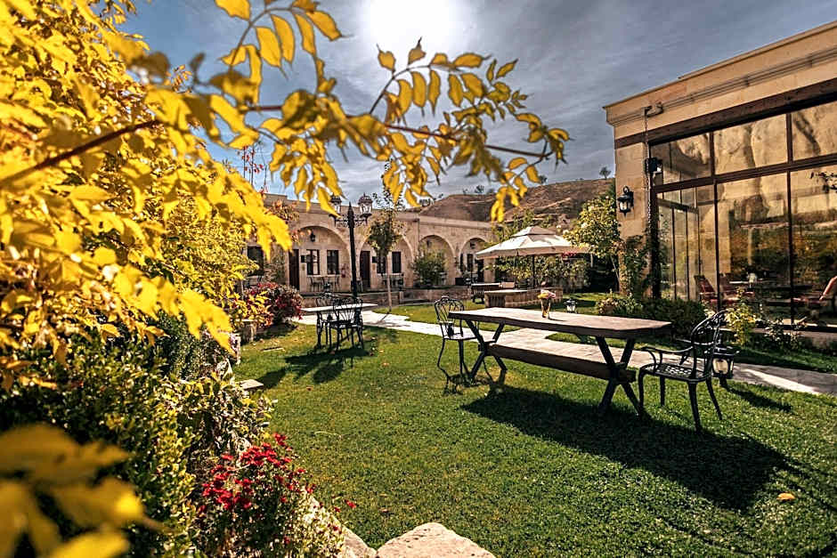 Seraphim Cave Hotel