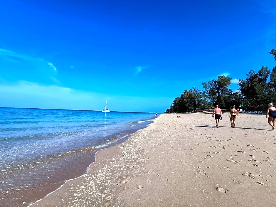 Ser-en-dip-i-ty Resort (SHA Extra Plus)