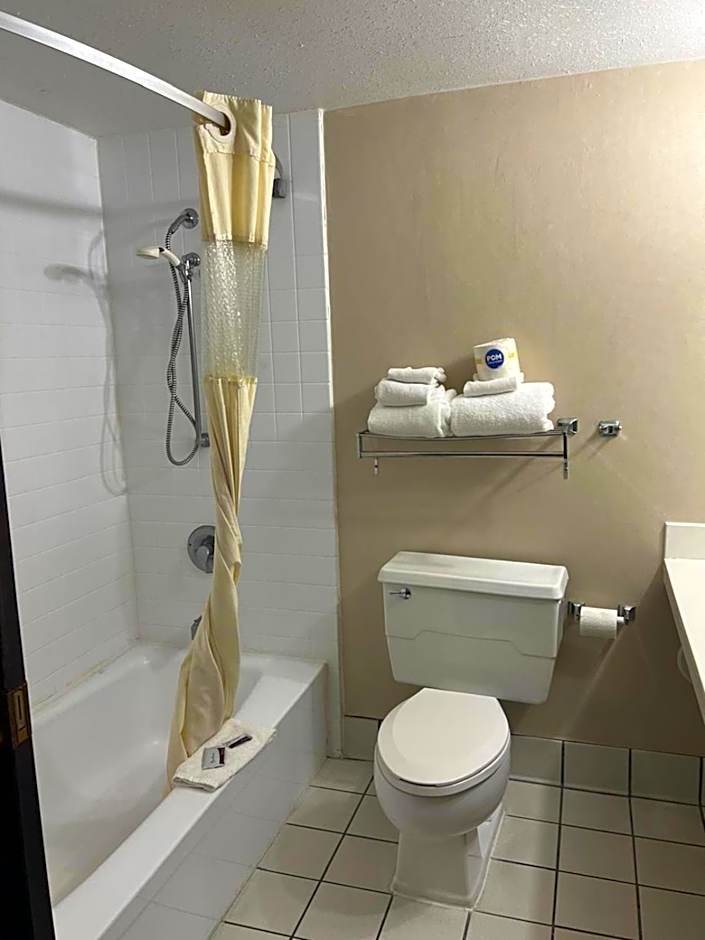 Blue Way Inn & Suites La Crosse