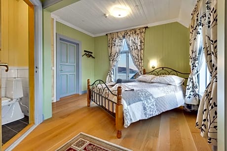 1 King Bed Non-Smoking Standard Room Sea View Hairdryer Wi-Fi Full Breakfast