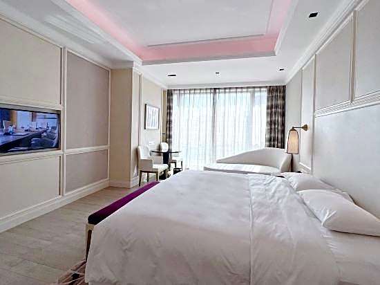Hotel  Carnival Qingdao