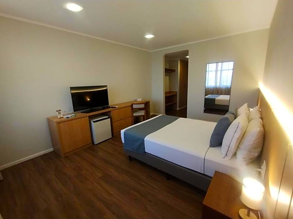 Photo 1 of 5 of Superior Apartment