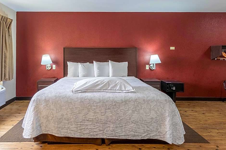 Red Roof PLUS+ El Paso East