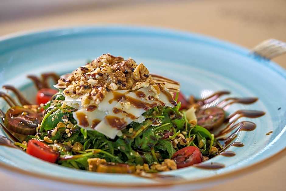 Avantis Suites Hotel