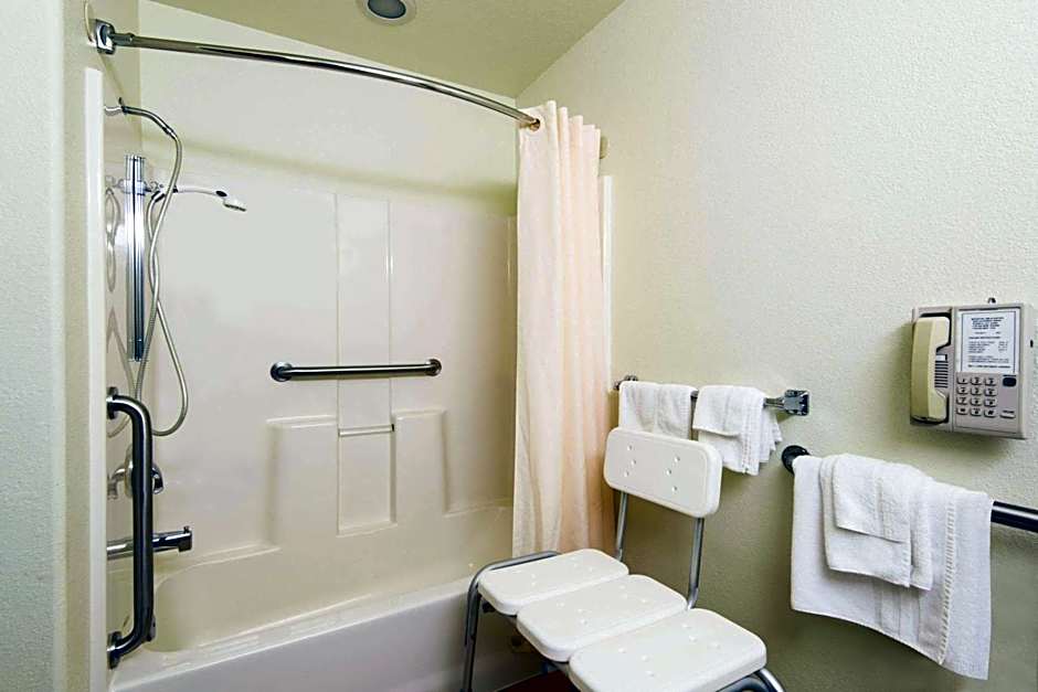 Microtel Inn & Suites By Wyndham Pueblo