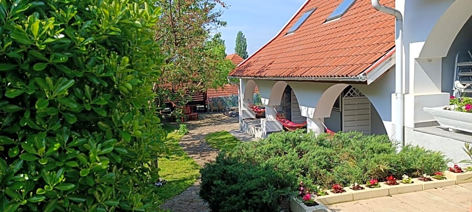 BELYSIUM Bed & Breakfast Panzió