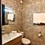 Brit Hotel le Cygne