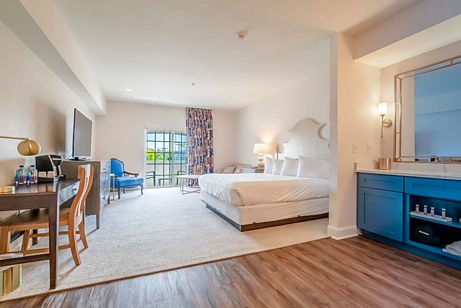 Photo 1 of 4 of Superior 1 King Bed