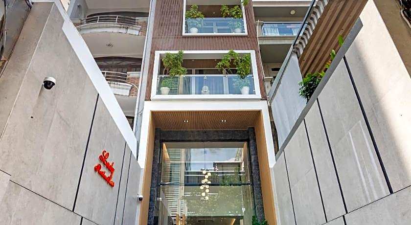 Lucky Residence Suites