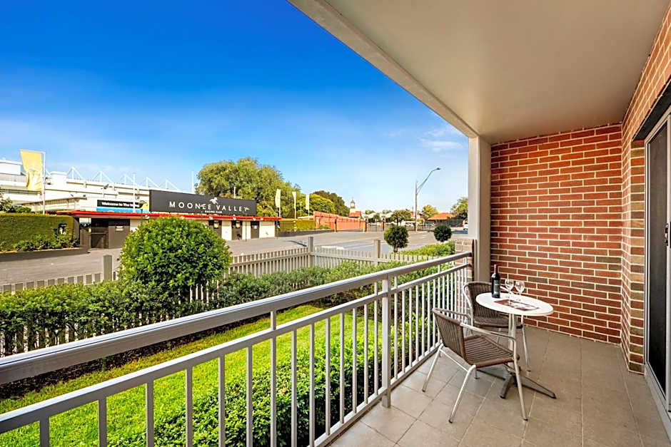 Quest Moonee Valley Hotel
