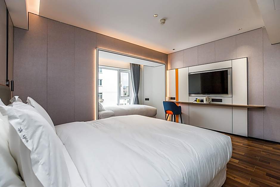 Holiday Inn Express Chengde Downtown By IHG