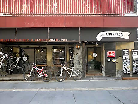 Worldtreck Diner & Guesthouse-Pise