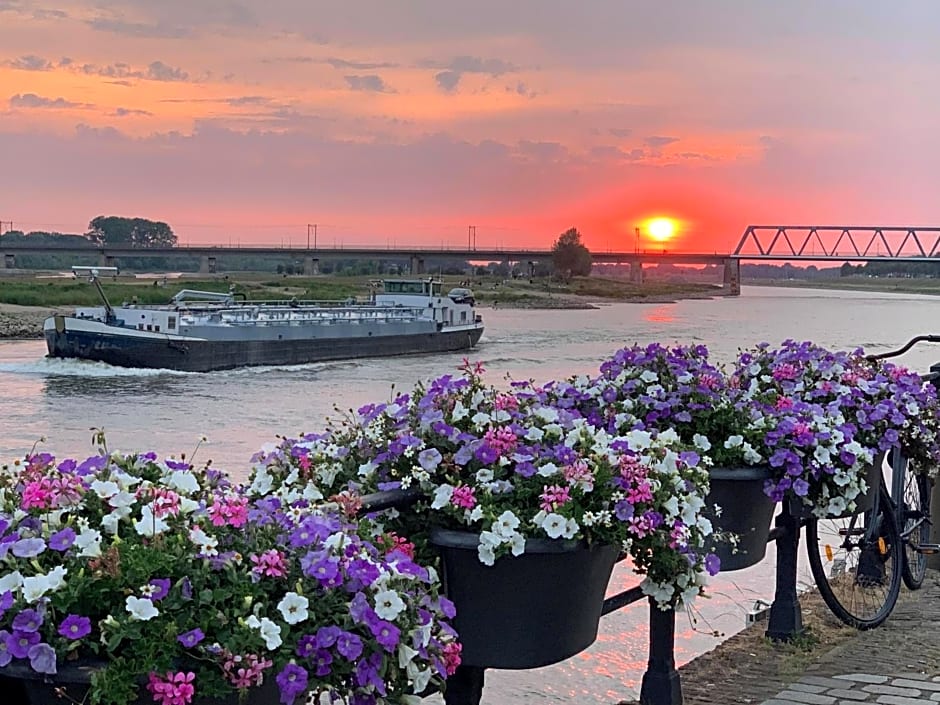 Kleinschalig Hostel in Deventer, hartje stad, aan de IJssel,