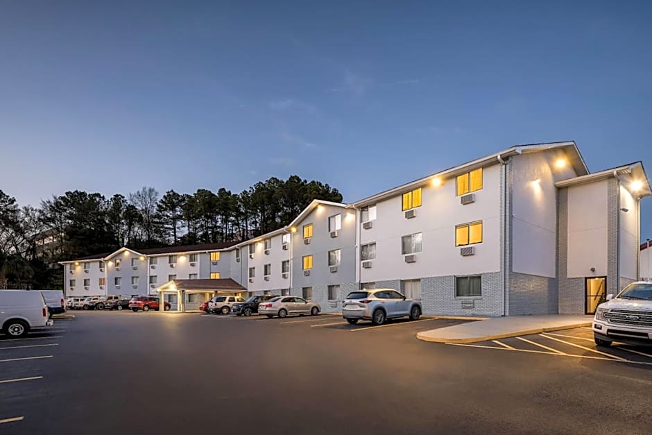 Super 8 by Wyndham Homewood Birmingham Area
