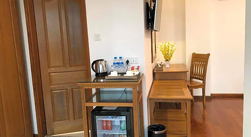 Dragon Phoenix Hotel