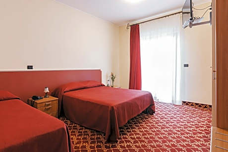 Comfort Triple Room with Shower