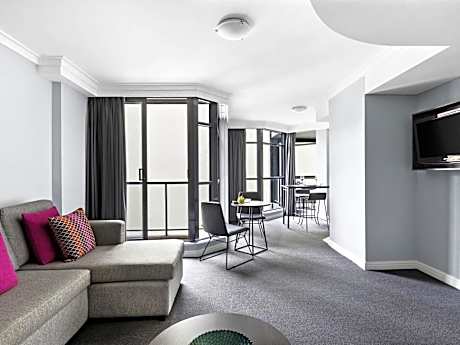 One-Bedroom Suite with One Queen Bed