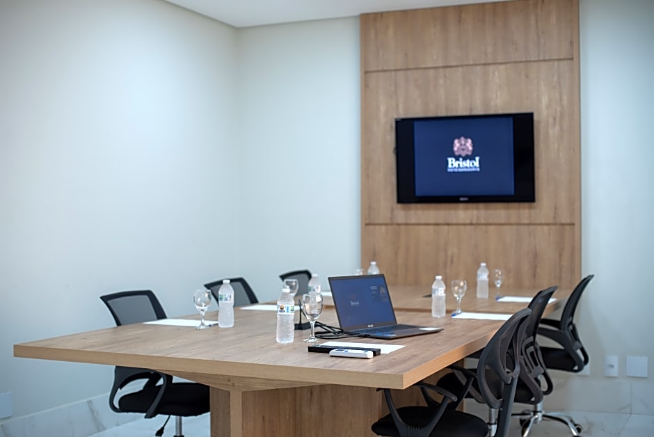 Bristol Infinity Hotel