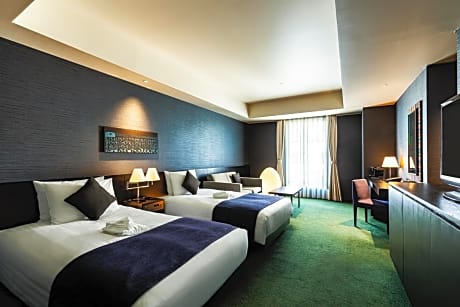 Deluxe Twin Room on High Floor - Non-Smoking