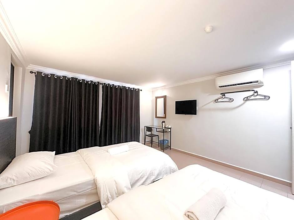Super OYO 473 Comfort Hotel 2
