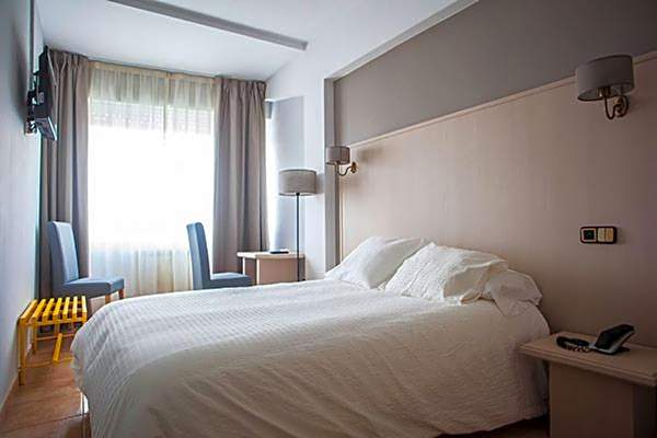 Photo 1 of 2 of 1 Double Bed or 2 Beds