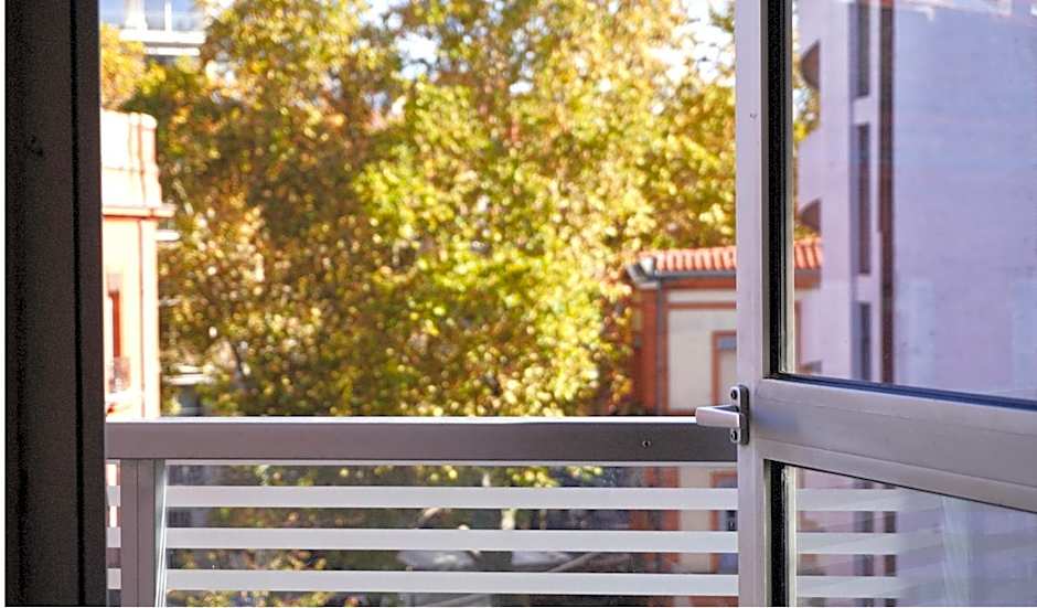 Hotel Ours Blanc - Place Victor Hugo