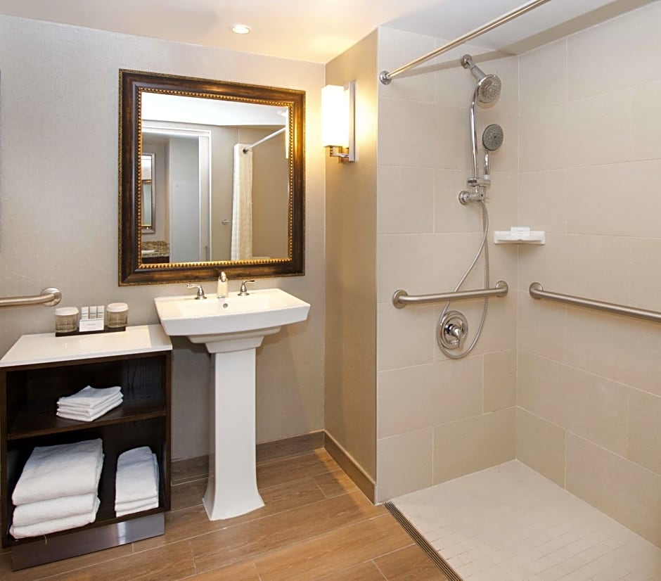 Embassy Suites by Hilton Portland Tigard